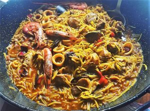 Restaurant CAL PADRÍ - PAS DE LA CASE - ANDORRE. El saber fer d’anys de treball i la satisfacció de la feina ben feta, ens ha donat energia renovada per tornar de nou a servir-vos el que millor sabem fer. https://calpadri-pasdelacasa.com/ Amics i clients, tenim moltes ganes de què pugueu gaudir novament de l’autèntica cuina de muntanya al Pas de la Casa, com havíeu fet durant anys. https://calpadri-pasdelacasa.com Així que ara i de nou, podreu venir a menjar a Restaurant Cal Padrí i degustar autèntics plats de cuina de proximitat… fets amb il·lusió i la millor matèria primera, com l’escudella i carn d’olla Andorrana, els caragols a la llauna, peus de porc amb caragols, bacallà amb mongetes de Santa Pau, conill a la “Rabiosa” o el millor pernil ibèric d’aglà. https://calpadri-pasdelacasa.com/ Restaurant Cal Padrí « Cuina de muntanya » Carrer de Maià, 12 AD200 PAS de la CASA (Encamp) Principat d’Andorra T.+376856180 calpadripasdelacasa@gmail.com https://calpadri-pasdelacasa.com/ https://www.instagram.com/cal.padri/
