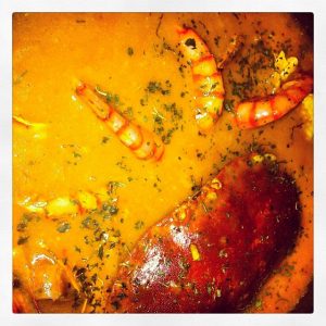 Un Restaurante singular es el restaurante Arrossería Andorra donde podemos comer una gran variedad de Paellas y arroces caldosos, desde la típica paella mixta hasta el arroz caldoso de Bogavante Gallego, siempre con el sabor de un buen Restaurante de playa. https://restaurantarrosseriaandorra.com/ Arrossería Andorra está situado en el centro de Andorra la Vella, en el centro histórico de la capital junto a la Iglesia de Sant Esteve, y tiene capacidad para 35 personas en el salón, dispone además de una magnífica terraza, utilizable todo el año donde pueden sentarse una 20 personas más. Una carta literalmente de playa a la que se le añade cochinillo y entrecot o solomillo de Angus, también algunos platos veganos como las verduritas a la plancha. https://restaurantarrosseriaandorra.com/ El resto de la carta son platos habituales en un buen Restaurante de la Costa Brava. Además todos los postres son artesanos, magníficos pasteles hechos cada día en su cocina.La dueña es encantadora y forma parte con su exquisito trato del encanto de este pequeño Restaurante casero, familiar y muy prestigioso en Andorra la Vella. Reservas: T. +376826000 - https://restaurantarrosseriaandorra.com/ Hasta el 12 de septiembre no cierra ningún día. El resto del año cierra domingo noche y lunes.