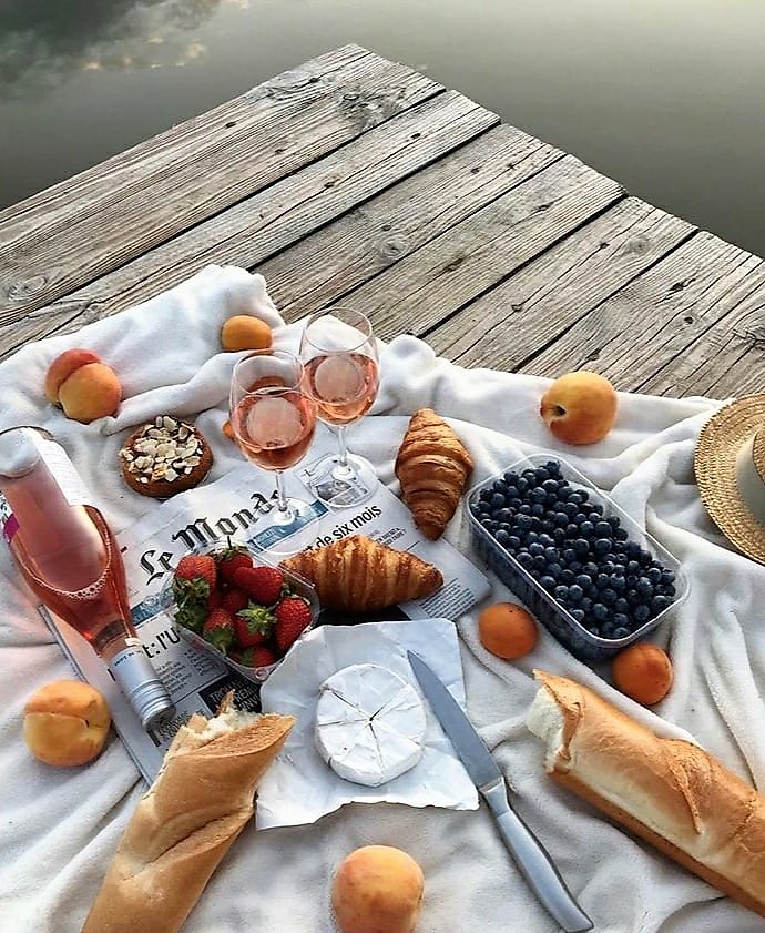 El Sabadell basa su recuperación en la subida de comisiones El banco se alinea con el sector y eleva las comisiones por mantenimiento de cuenta hasta los 240 euros para los clientes no vinculados. Y DESDE AQUÍ SOLO NOS HACEMOS UNA PREGUNTA.