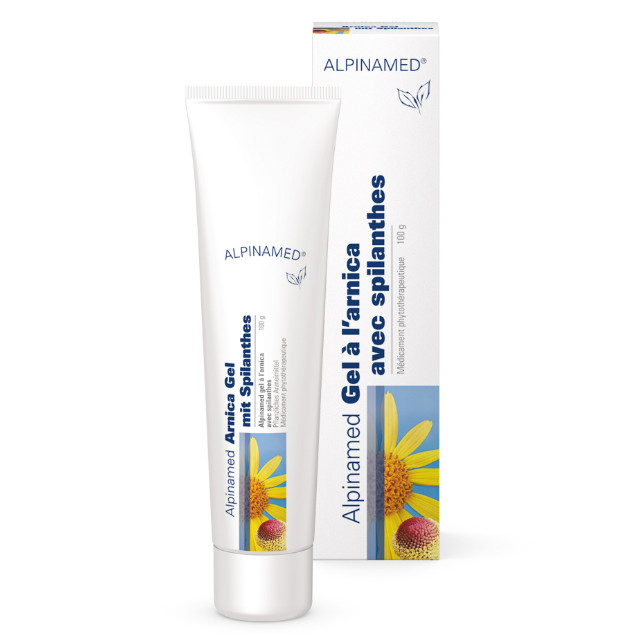https://farmaciadelesescoles.com/alpinamed-ag-extraits-speciaux-ou-standards-gel-a-larnica-avec-spilanthes-blessures-dues-au-sport-et-au-travail/ Alpinamed AG extraits spéciaux ou standards GEL À L’ARNICA AVEC SPILANTHES BLESSURES DUES AU SPORT ET AU TRAVAIL Le gel antalgique et rafraîchissant qui a sa place dans toutes les pharmacies familiales Le gel végétal comprend de précieux extraits de la fleur et de la racine d’arnica avec spilanthes. L’arnica arrête l’inflammation, favorise la résorption de l’œdème et accélère le processus de guérison. Le spilanthes (cresson de Para) calme vite la douleur liée à la blessure lors de blessures fermées, non hémorragiques. Le gel rafraîchissant convient à toute la famille et a sa place dans toutes les pharmacies familiales et dans tous les sacs de sport. Le gel à l’arnica avec spilanthes d’Alpinamed pour qui vous vous sentiez très vite mieux. Indications Blessures fermées, non hémorragiques, dues au sport, au travail ou à un accident, telles que contusions, entorses, claquages, petits hématomes, tendovaginites, bursites. Douleurs des muscles, des tendons et des ligaments consécutives à un effort excessif. ########### Extractos especiales o estándar « Alpinamed AG » « GEL DE ÁRNICA CON LESIONES DE ESPILANTES POR EL DEPORTE Y EL TRABAJO ». El gel analgésico y refrescante que tiene su sitio en todas las farmacias familiares El gel vegetal incluye valiosos extractos de la flor y la raíz de árnica con « spilanthes ». Arnica detiene la inflamación, promueve la reabsorción del edema y acelera el proceso de curación. « Spilanthes » (Para watercress) alivia rápidamente el dolor de heridas en heridas cerradas, no hemorrágicas. El gel refrescante es apto para toda la familia y tiene su sitio en todas las farmacias familiares y en todas las bolsas de deporte. El gel de árnica con spilanthes de Alpinamed por el que te sientes mejor rápidamente. Direcciones Lesiones cerradas, no hemorrágicas, por deporte, trabajo o accidente, como contusiones, esguinces, distensiones, pequeños hematomas, tendovaginitis, bursitis. Dolor en músculos, tendones y ligamentos como consecuencia de un esfuerzo excesivo.